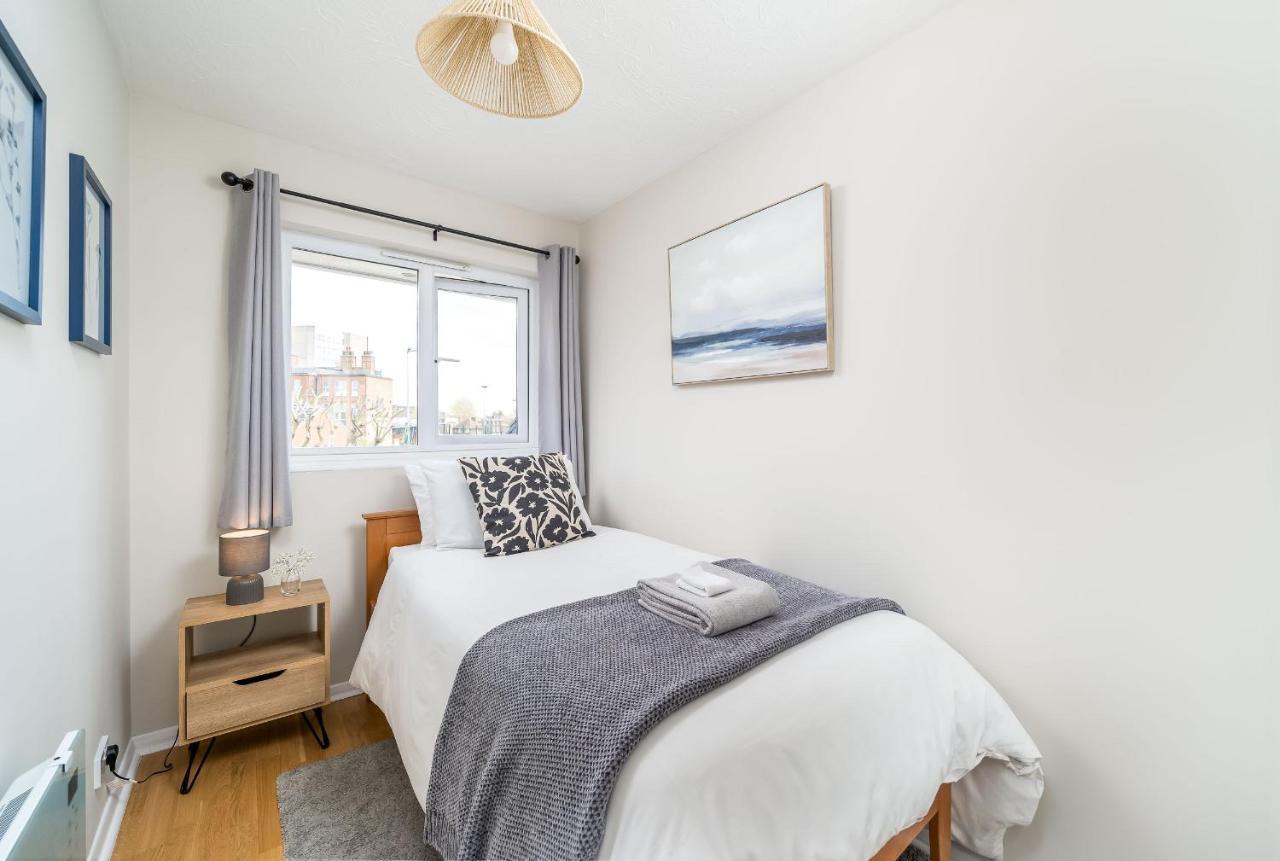 Homely And Stylish Bermondsey Apartment With Parking Лондон Экстерьер фото